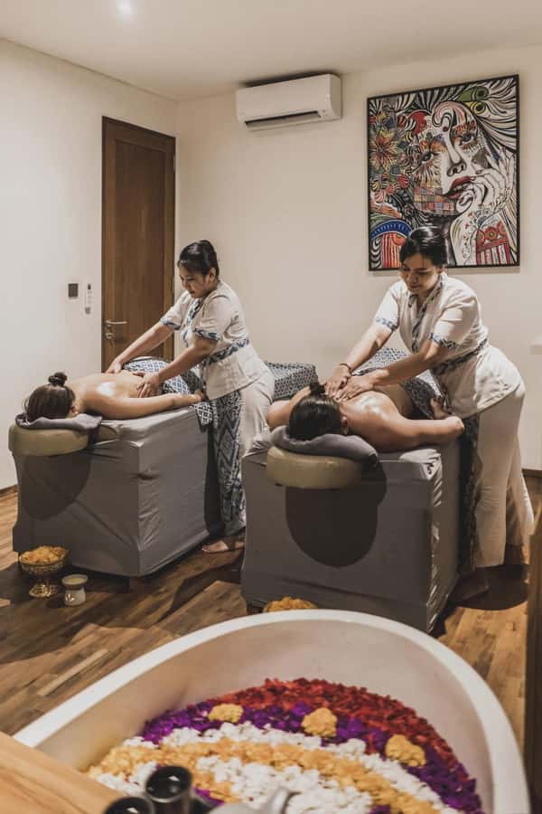 Canggu: Massage and Spa Experience at Svaha Spa Berawa - Scrub, herbal bath, and skincare options