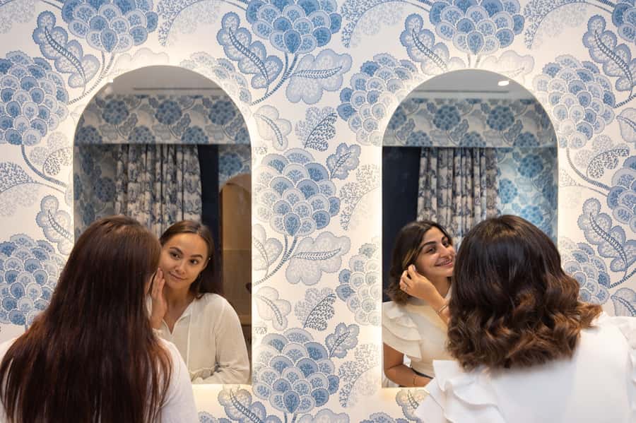 Chado: Deep Cleansing Facial for Ladies Only - Finishing with moisturizer and sunscreen