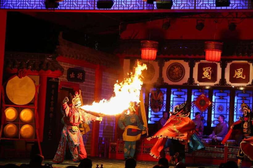 Chengdu: Sichuan Opera Show & Covered Bowl Tea & Massage - Key points at a glance
