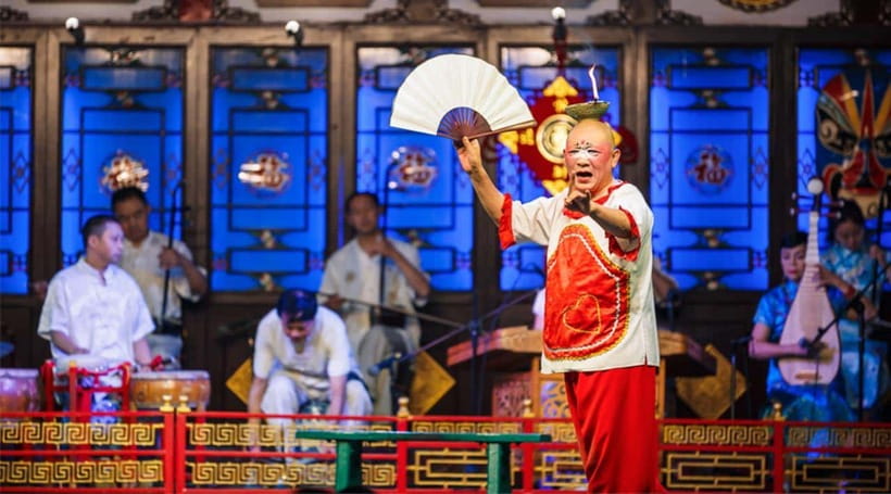 Chengdu: Sichuan Opera Show & Covered Bowl Tea & Massage - The 80-minute program, act by act