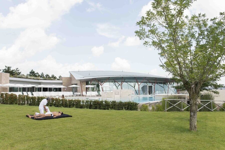 Chianciano Terme: Theia Thermal Pools Entrance Ticket - Warm Sillene water indoors and outside
