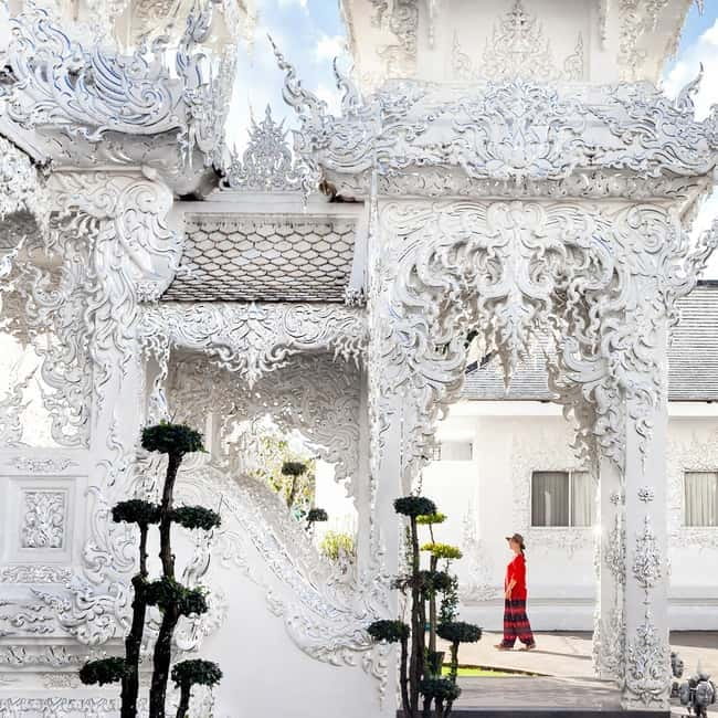 Chiang Mai: Chiang Rai Famous Temples & Hot Springs Day Trip - Wat Rong Khun, Chiang Rai’s unforgettable White Temple