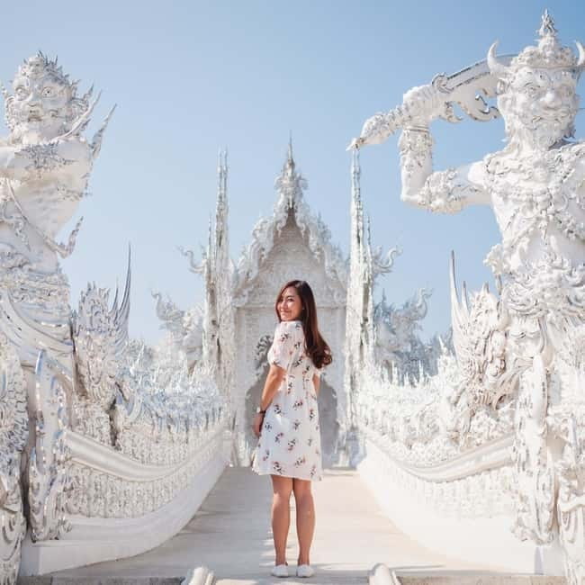 Chiang Mai: Chiang Rai Famous Temples & Hot Springs Day Trip - Wat Rong Suea Ten, the Blue Temple