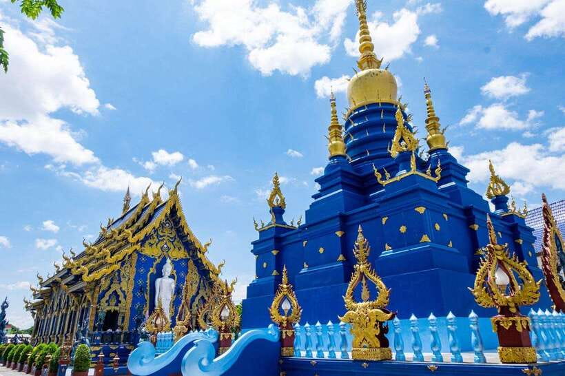Chiang Mai: Chiang Rai Temples, Karen Tribe and Hot Springs - Lunch in Chiang Rai keeps the schedule moving