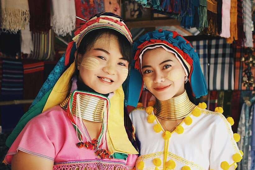 Chiang Mai: Chiang Rai Temples, Karen Tribe and Hot Springs - Guides can make or break the experience