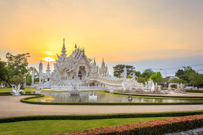 Chiang Rai Wonders: White, Blue & Red Temples and Hot Spring - What the driver does, and what the driver does not do