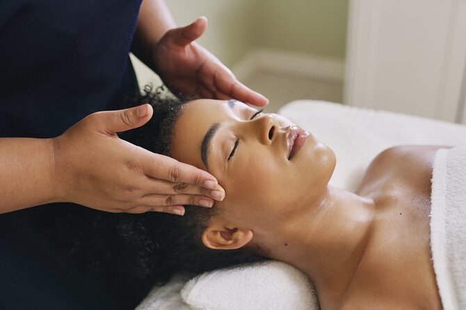 Cleopatra's Deluxe Spa Treatment with Massage, Sauna, and Jacuzzi - The 45-minute full-body massage