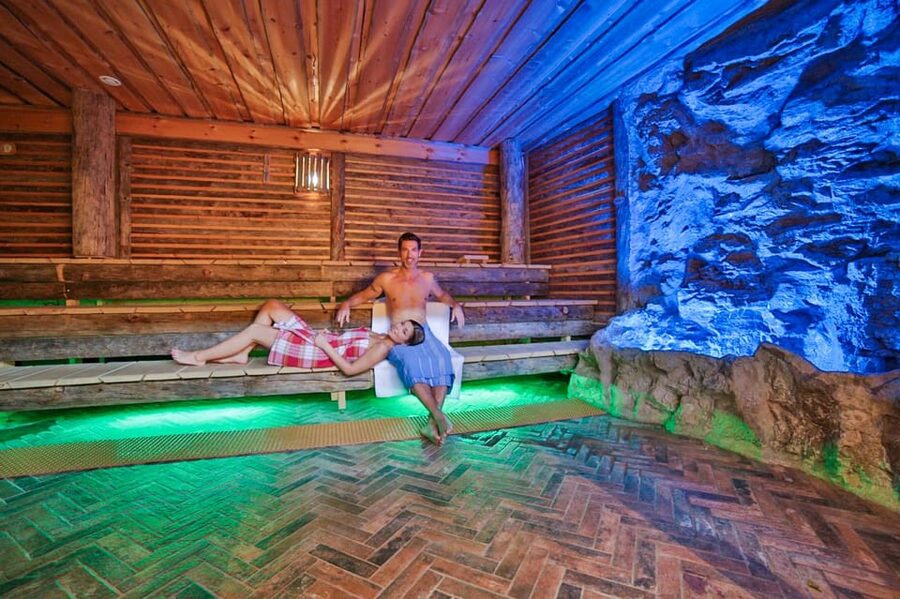Cologne: 1-day ticket for the Aqualand adventure pool including sauna world - A full day under Aqualand’s glass dome