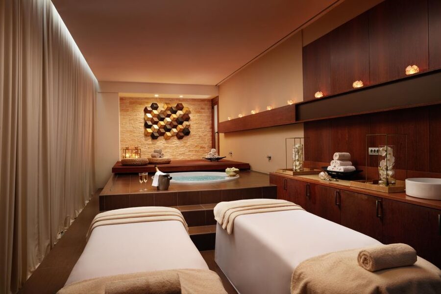 Corinthia Signature Massage at The Spa - The 80-minute format: massage first, water therapy second