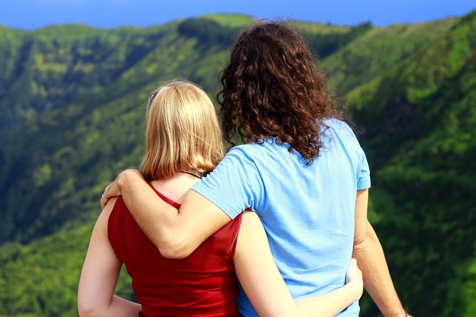 Couples PRIVATE Hybrid 4X4 Tour - Furnas (Inc Hot Springs and 3 Course Lunch) - Seeing where the cozido cooks