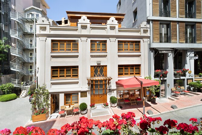 Çukurcuma Hamamı 1831 - Boutique Hammam for Couples - What the private oil massage adds