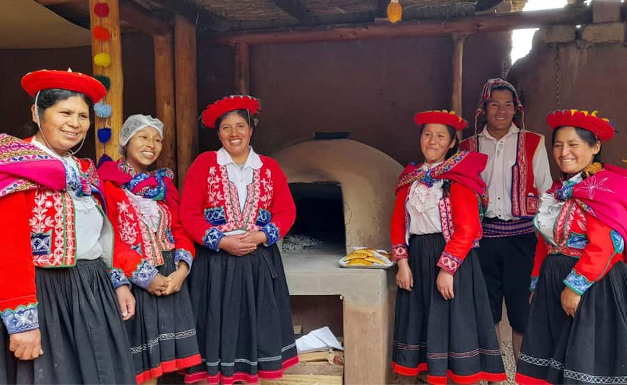 Cusco: Alpaca therapy and healing with clay - The 8:30 a.m. pickup and ride to Cuyo Chico