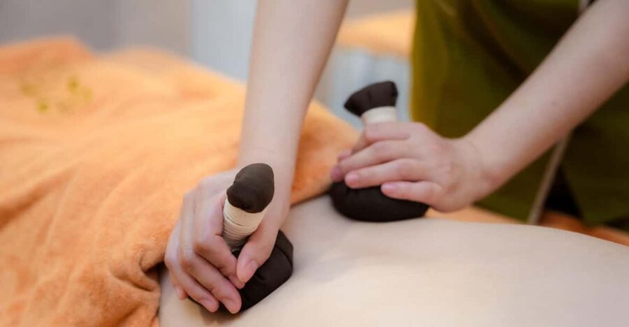 Da Nang: Relax with 90 minutes Aroma Massage (FREE PICK-UP) - Herbal oils, skin comfort, and scent preferences