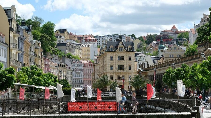 Daytrip from Prague to Karlovy Vary (Hot Springs Area) - Loket Castle: A Medieval Finish