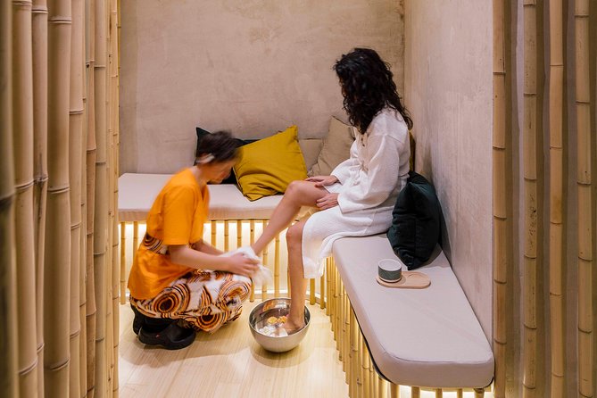 Deep Tissue Massage and continue visiting - A one-hour reset in central Madrid