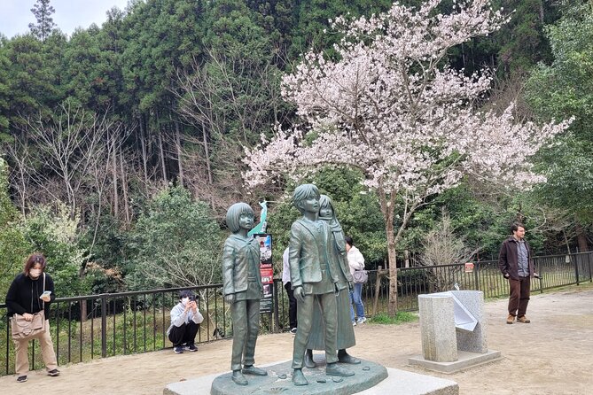 Deluxe Private Tour: Hita, AOT Statues and Onsen from Fukuoka - Why Hita matters to Attack on Titan fans