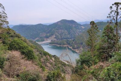 Deluxe Private Tour: Hita, AOT Statues and Onsen from Fukuoka