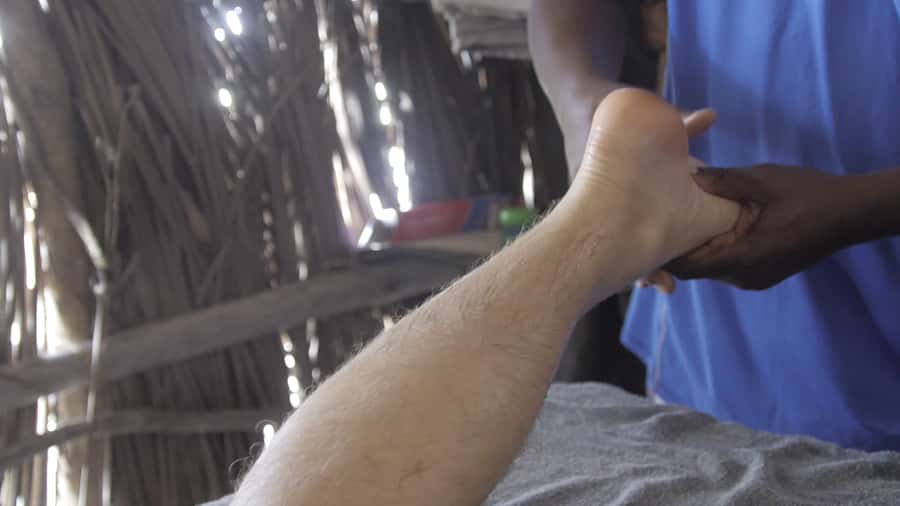 Diani Beach: Authentic Traditional Massage with Sea View - Timing your appointment around the beach