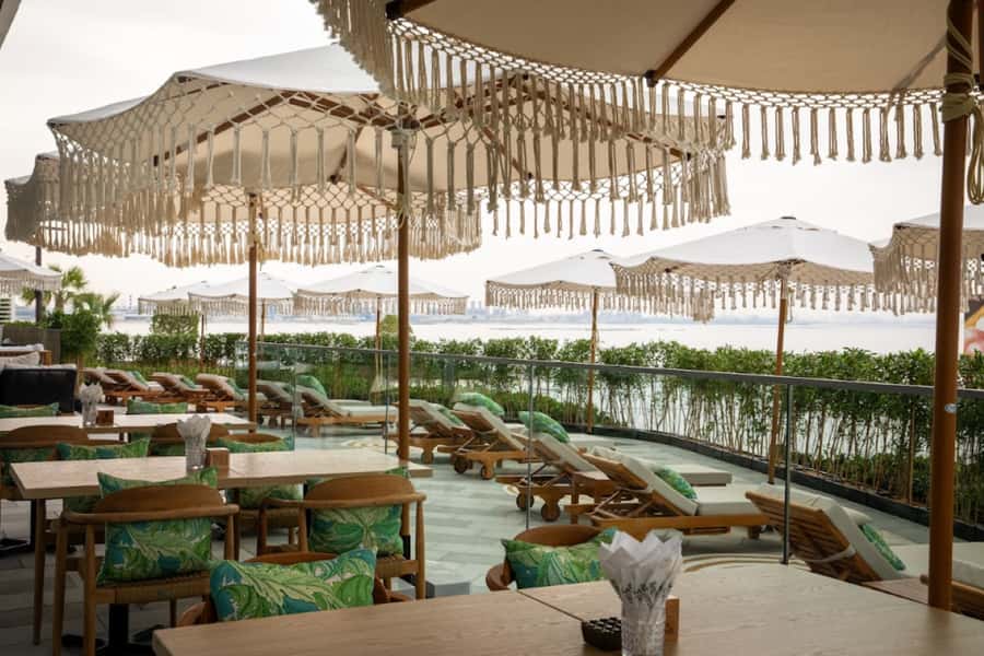 Dubai: 3 hour Platinum Retreat with 60min Massage & Lunch - Starting with a Welcome Kvass