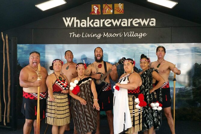 Ex Auckland: Rotorua Māori Village with Haka and Hot Springs - The early ride from Auckland
