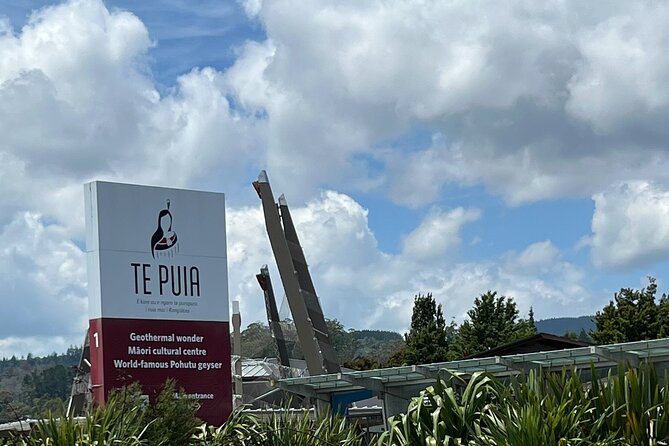 Ex Auckland: Rotorua Māori Village with Haka and Hot Springs - The long return to Auckland