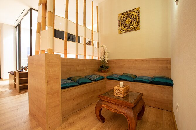 Exfoliating and Moisturizing Body Treatment of 60 min in THAI MASSAGE ALURA - Location and getting there