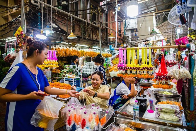 Experience Bangkok at Night with Streetfood Dinner & Foot Massage - What makes this Bangkok night tour worth considering