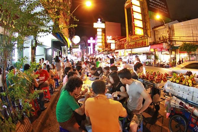 Experience Bangkok at Night with Streetfood Dinner & Foot Massage - Street-food dinner in Chinatown