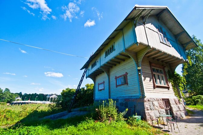 Explore happiest Helsinki: Bike/Ebike: BBQ, Sauna, Forest, &Parks - Seurasaari Open Air Museum and the island walk