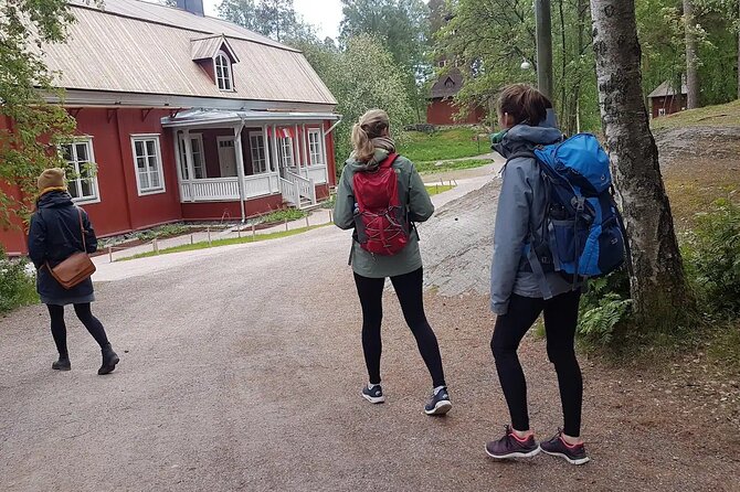 Explore happiest Helsinki: Bike/Ebike: BBQ, Sauna, Forest, &Parks - Keskuspuisto and Helsinki’s wooded interior