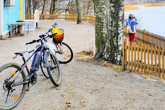 Explore happiest Helsinki: Bike/Ebike: BBQ, Sauna, Forest, &Parks - Guides, pace, and the practical feel of the ride