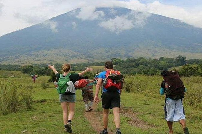 Explore Mount Rinjani To Summit, Lake & Hot Spring (3D 2N) - Descending to Segara Anak Lake