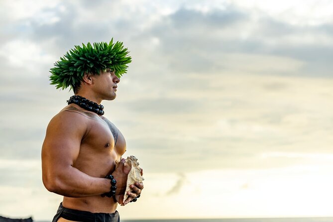 Feast and Fire Luau Outrigger Kona Resort and Spa - The buffet: island flavors with plenty of choice