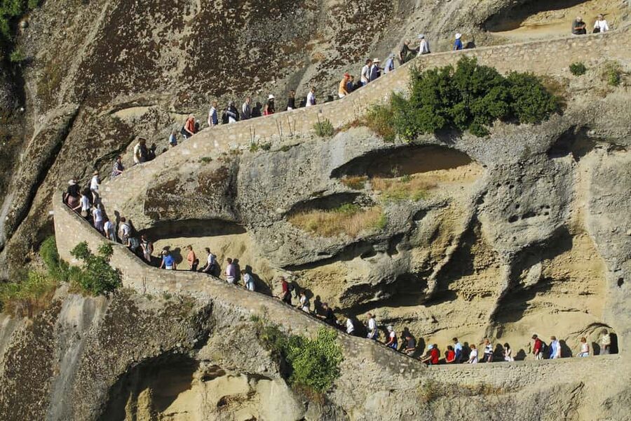 Feel Ancient thermal Spa Visit Delphi, Leonidas ℨoo Spaʀtan - Delphi’s sacred fountain, ruins, and museum