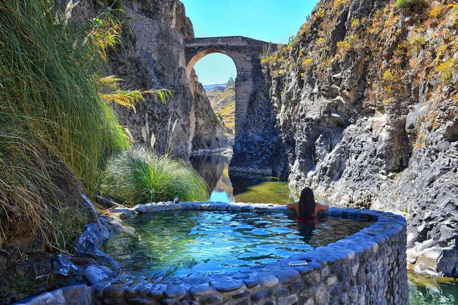 From Arequipa: Colca Valley & Thermal Baths Small-Group Trip - Leaving Arequipa at 3:00 a.m.