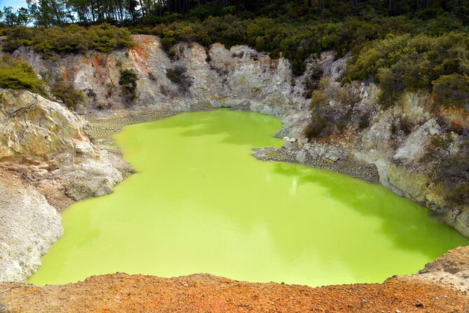 From Auckand: Waiotapu and Polynesian Spa Rotorua Day Tour - Two hours at Polynesian Spa beside Lake Rotorua