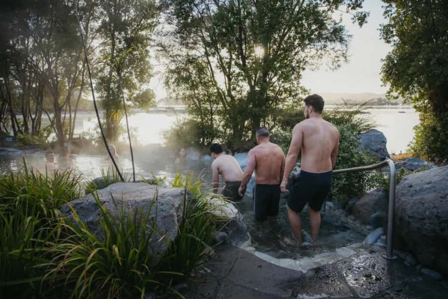 From Auckland: Rotorua Māori Village & Hot Springs with Haka - Two hours at Polynesian Spa