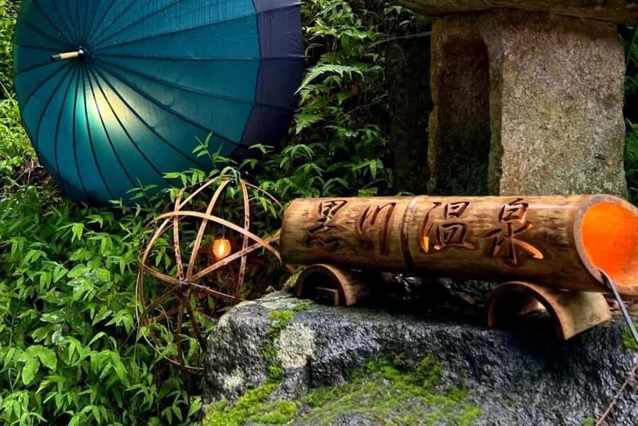 From Fukuoka: Mount Aso, Kurokawa Onsen, and Shrine Tour - What the multilingual guiding is like