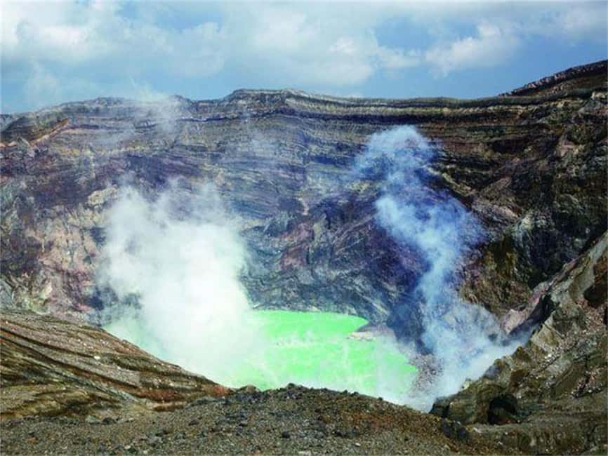 From Fukuoka: Mount Aso, Kurokawa Onsen, and Shrine Tour - Nakadake Crater: a short look at an active volcano