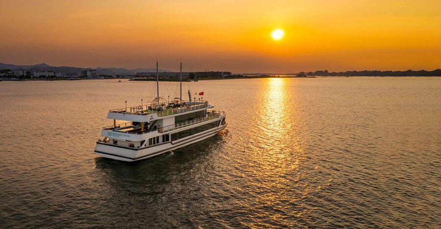 From Hanoi: 1-Day Halong 5-Star Cruise w/Jacuzzi & Limousine - Key points to know before booking