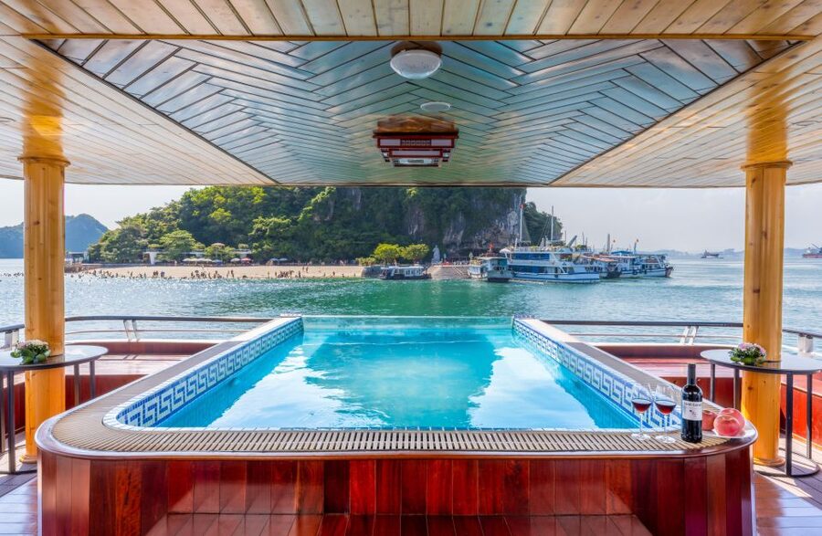 From Hanoi: 1-Day Halong 5-Star Cruise w/Jacuzzi & Limousine - Luon Cave by kayak or bamboo boat