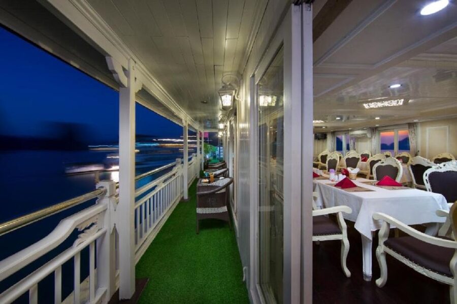 From Hanoi: 2-Day Bai Tu Long Bay Luxury Cruise with Jacuzzi - Day two: Tai Chi and Thien Canh Son Cave