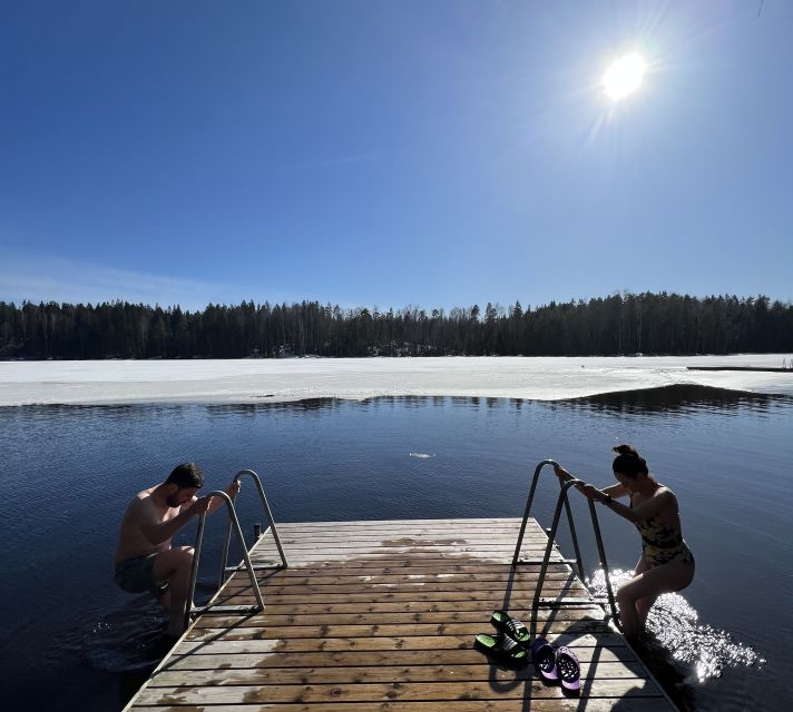 From Helsinki: Hike and Sauna in Sipoonkorpi National Park - A campfire lunch with a view