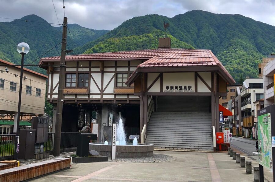 From Kanazawa: Kurobe Gorge & Unazuki Onsen Full-Day Tour - Lunch requires a little planning