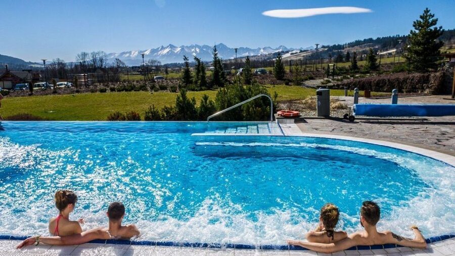 From Krakow: Off-road adventure and relax at thermal baths - A 12-hour mountain day from Krakow