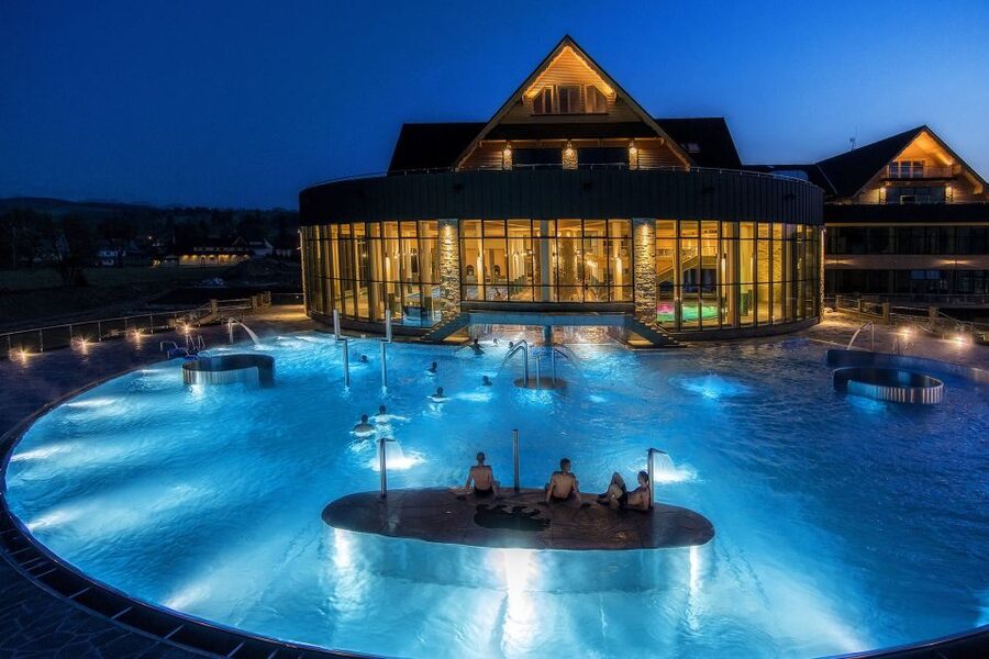 From Krakow: Slovakia Treetop Walk, Zakopane & Thermal Spa - Chochołów Thermal Spa and the warm-water finish