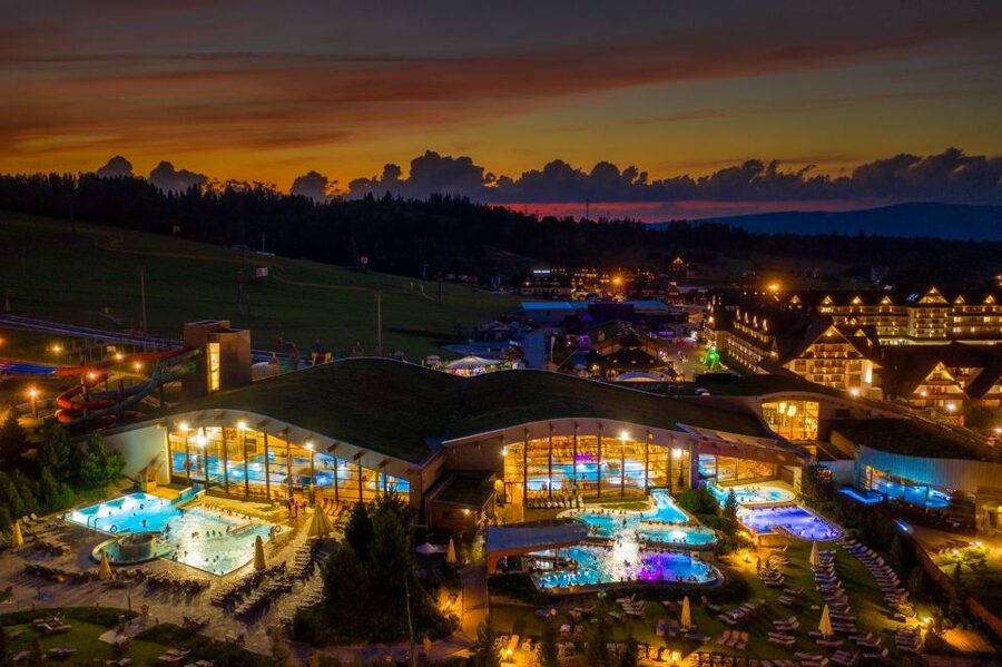 From Krakow: Zakopane & Hot Thermal Springs Private Tour - A bacówka tasting: warm oscypek and Polish vodka