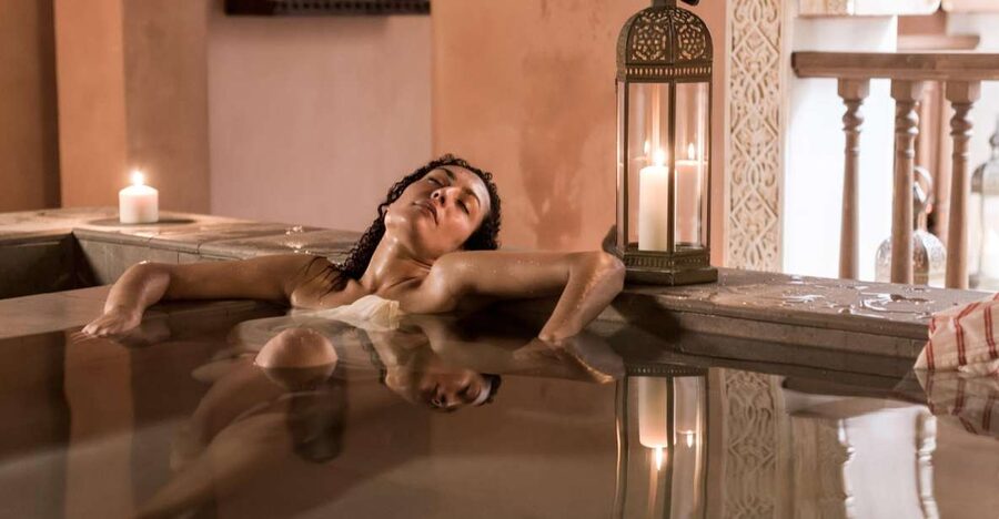 From Malaga: Hammam Bath, Kessa and Relaxing Massage Tour - Arriving at Plaza de los Mártires