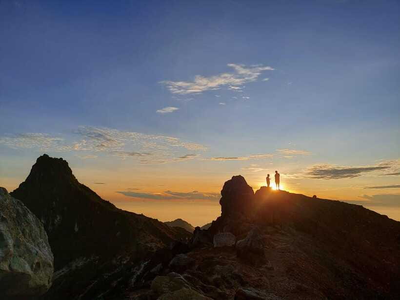 From Medan: Mount Sibayak Sunrise Hike & Natural Hot Spring - What the private format really gives you