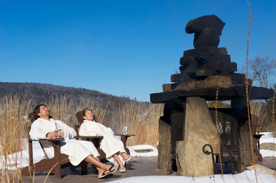 From Montreal: Natur'Eau Spa Day Trip with Admission Ticket - Indoor heat and quiet spaces